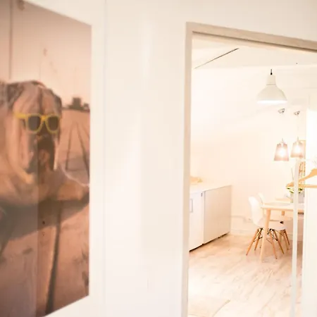 Kinski - Afra Group Apartment