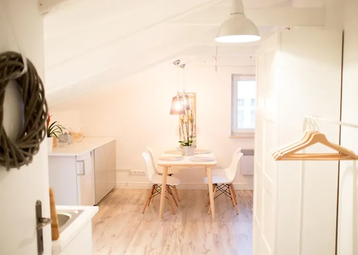 Kinski - Afra Group Apartment